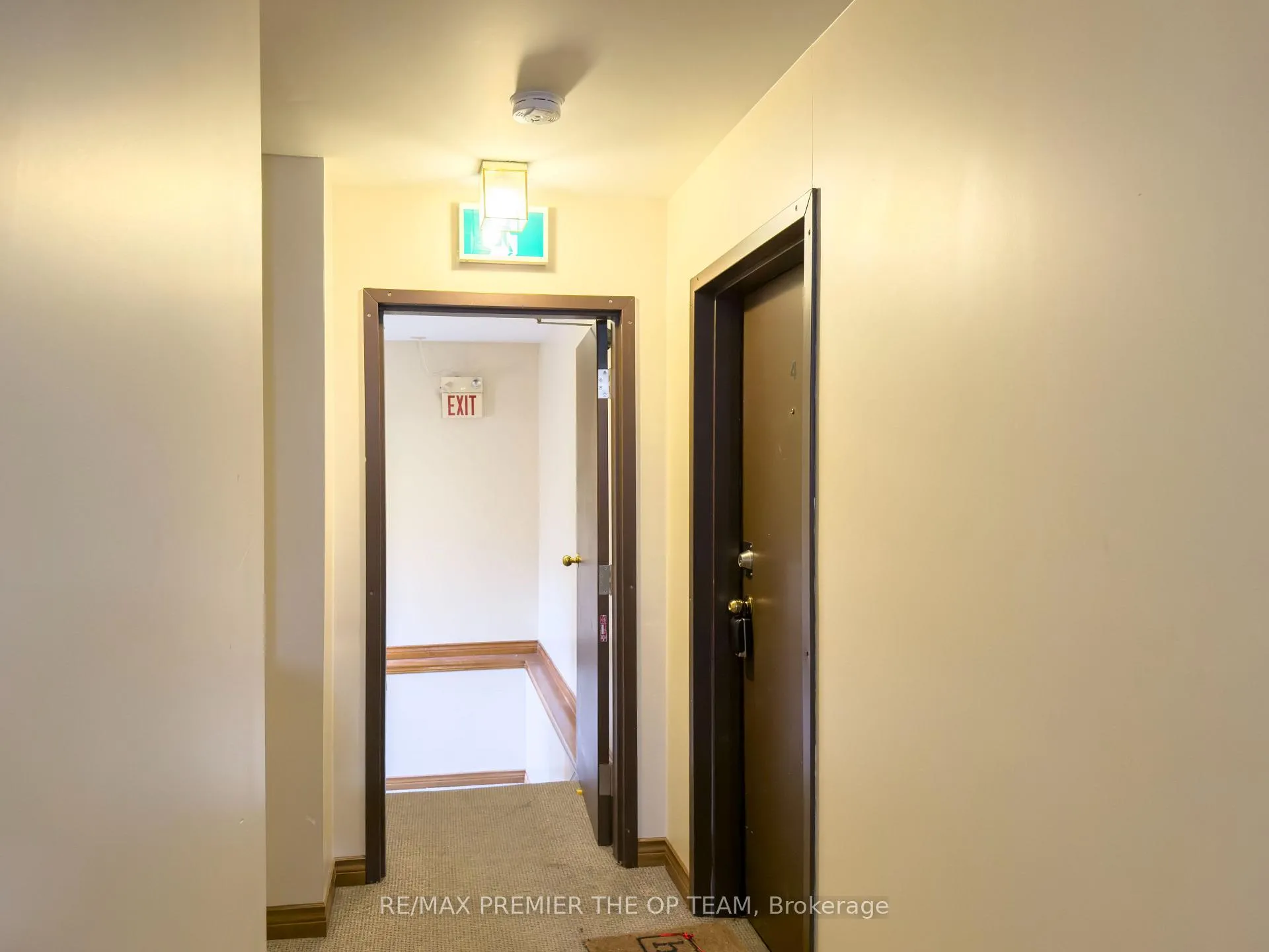 Photo 3 of Unit 4, 2311 Major Mackenzie Drive W, Vaughan, Maple — HOMEH