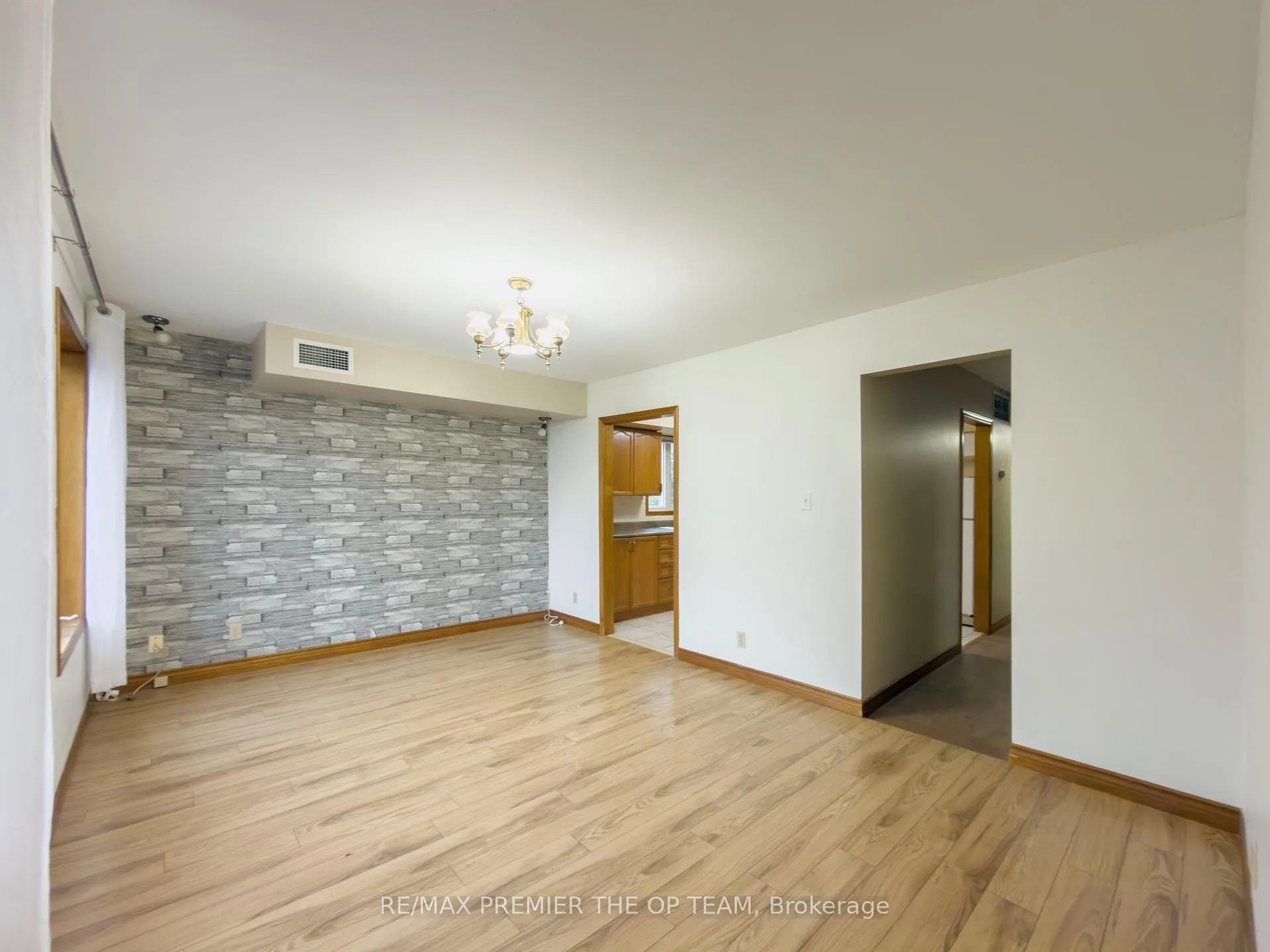 Photo 10 of Unit 4, 2311 Major Mackenzie Drive W, Vaughan, Maple — HOMEH