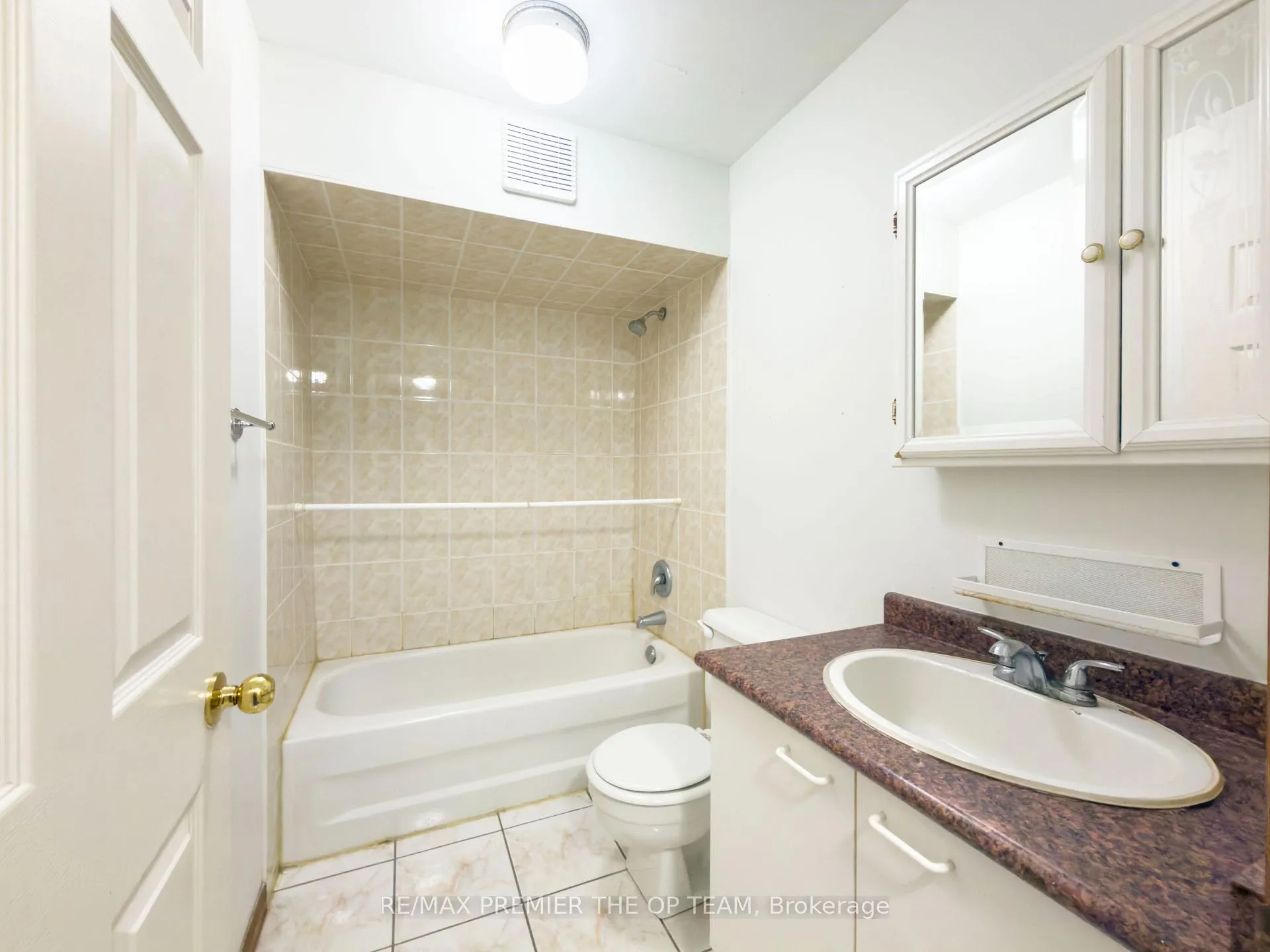 Photo 15 of Unit 4, 2311 Major Mackenzie Drive W, Vaughan, Maple — HOMEH