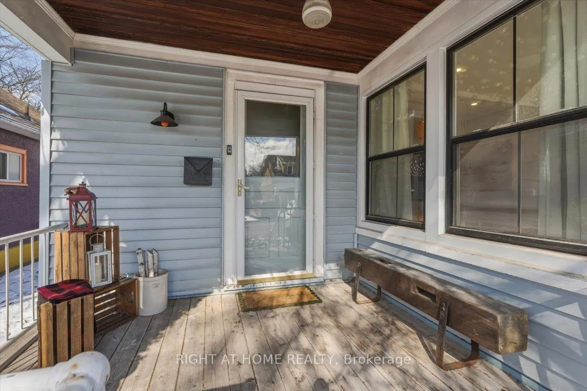 Photo 2 of 143 Russell Avenue, St. Catharines, Downtown — HOMEH