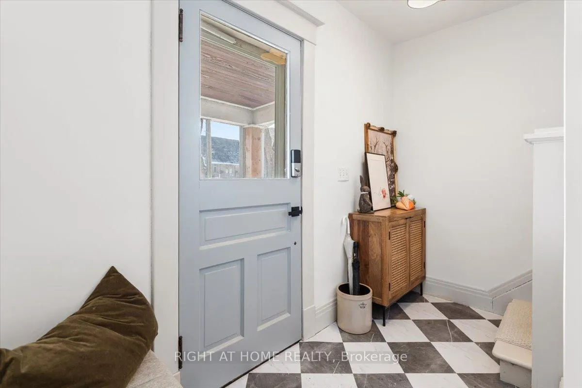 Photo 3 of 143 Russell Avenue, St. Catharines, Downtown — HOMEH