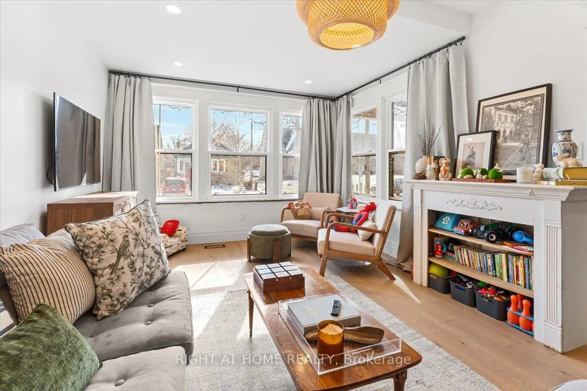 Photo 5 of 143 Russell Avenue, St. Catharines, Downtown — HOMEH