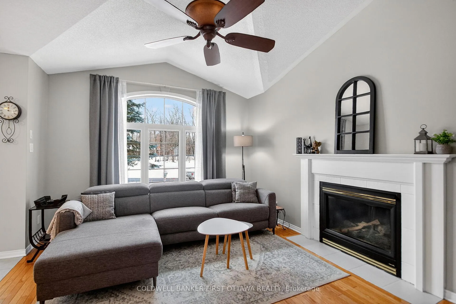Photo 3 of 2960 Ernside Crescent, Ottawa, Cumberland Estates — HOMEH