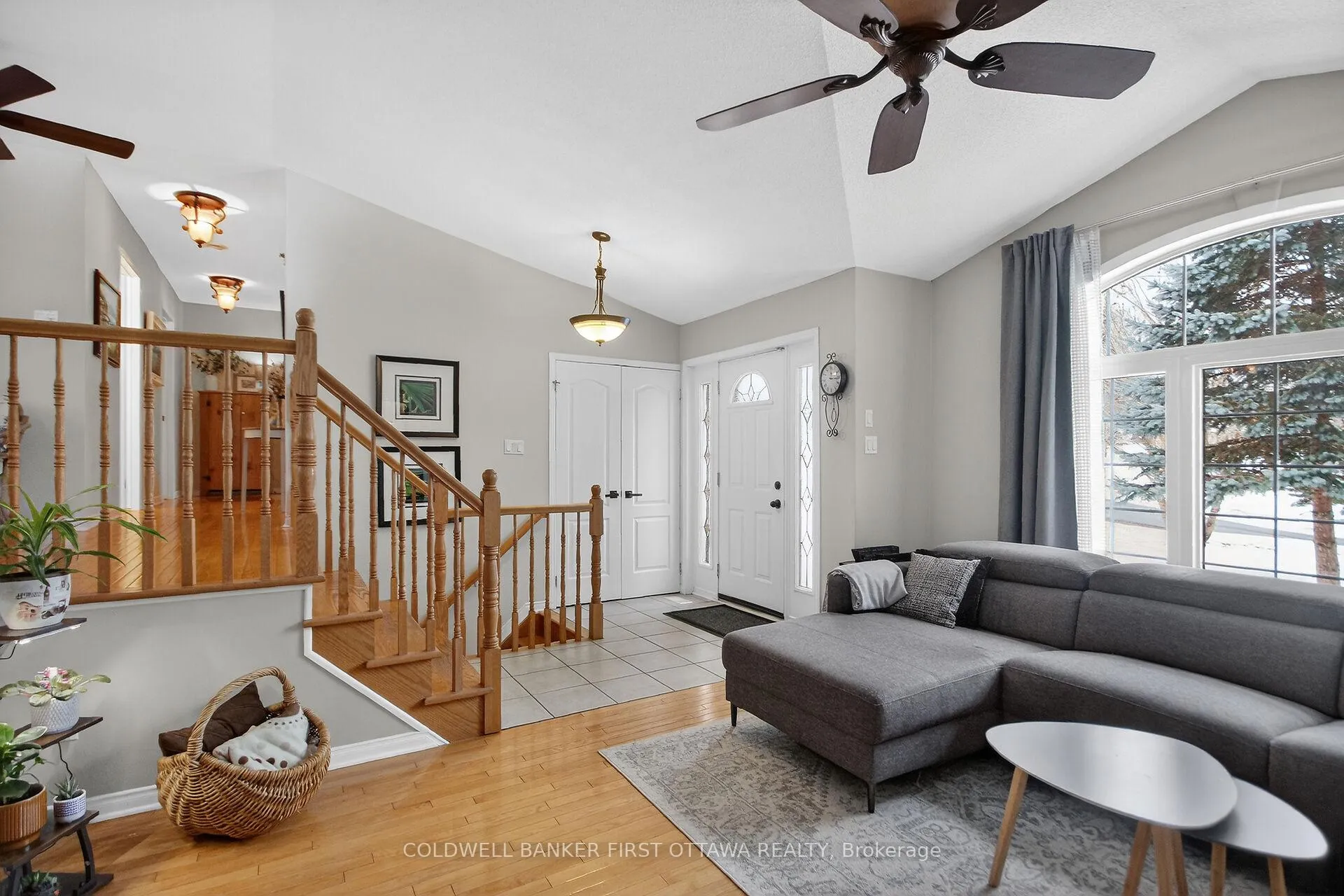 Photo 4 of 2960 Ernside Crescent, Ottawa, Cumberland Estates — HOMEH