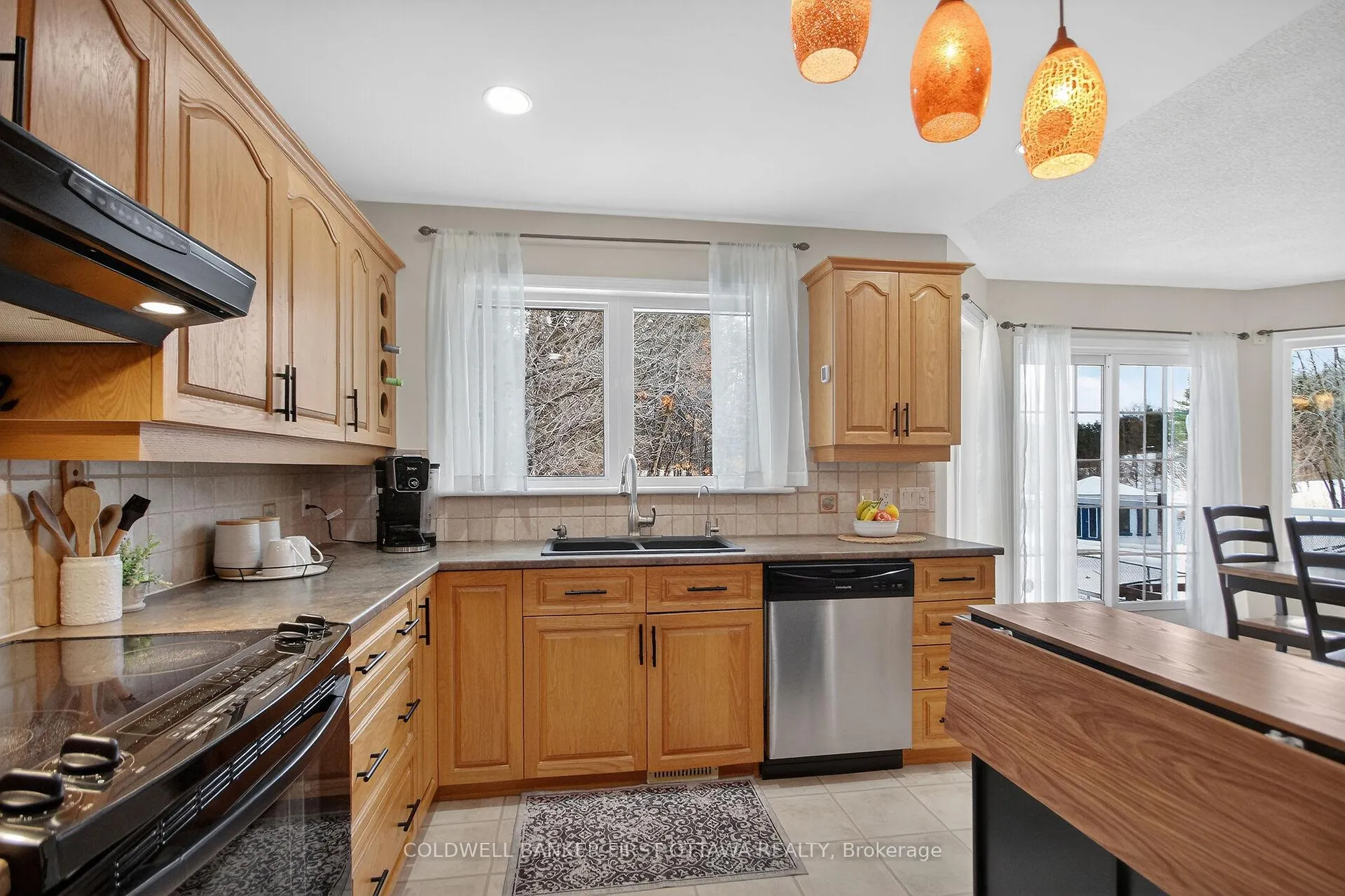 Photo 11 of 2960 Ernside Crescent, Ottawa, Cumberland Estates — HOMEH