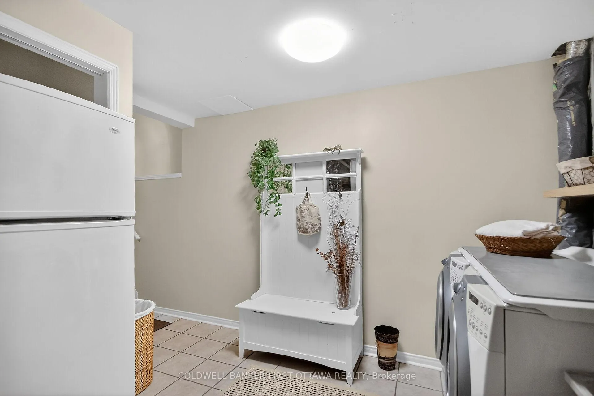 Photo 35 of 2960 Ernside Crescent, Ottawa, Cumberland Estates — HOMEH