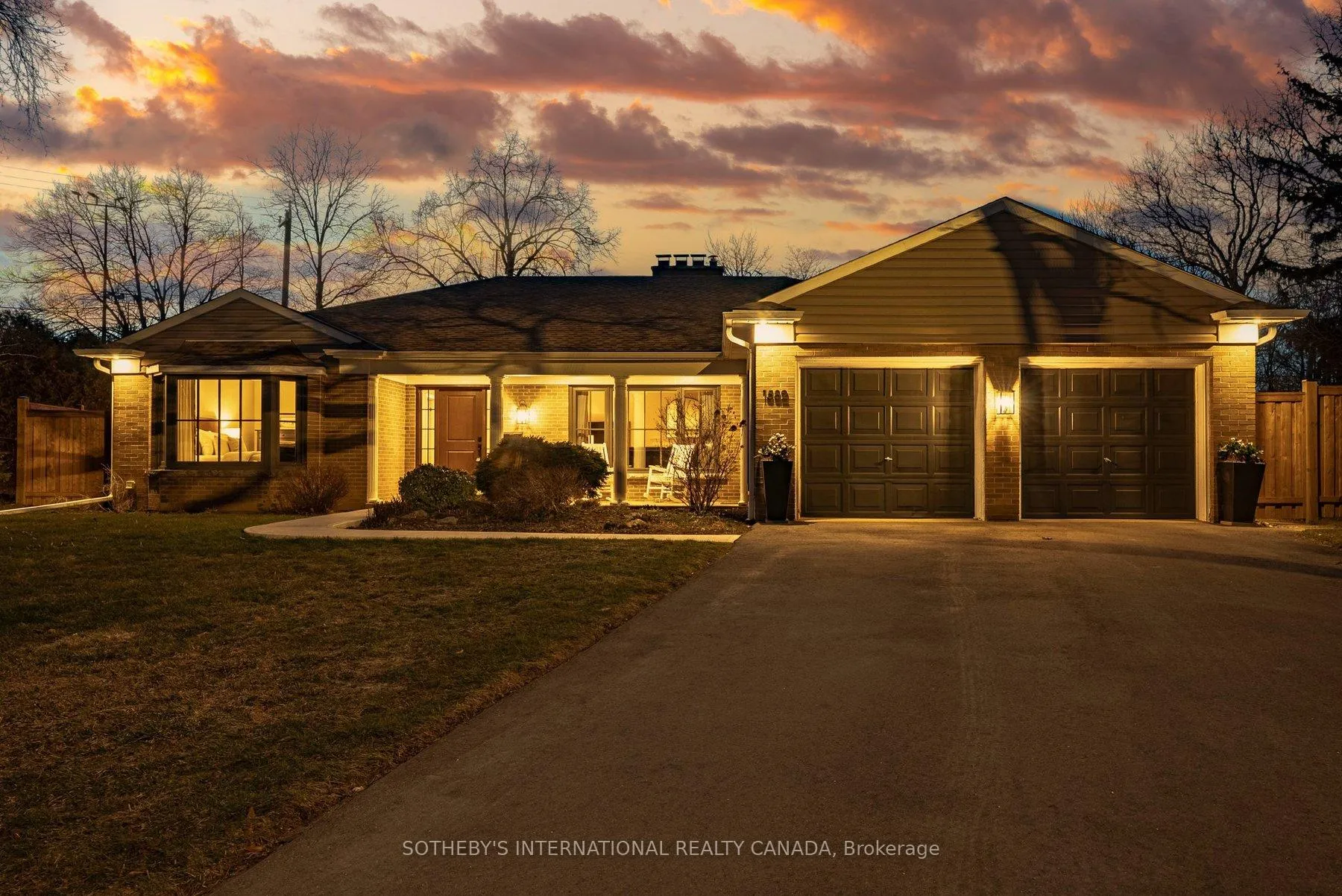 Photo 3 of 1582 Frontenac Place, Burlington, Tyandaga — HOMEH