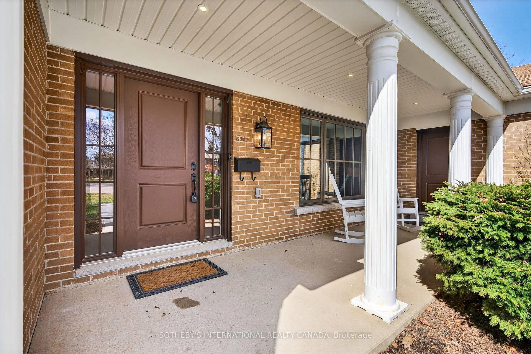 Photo 5 of 1582 Frontenac Place, Burlington, Tyandaga — HOMEH
