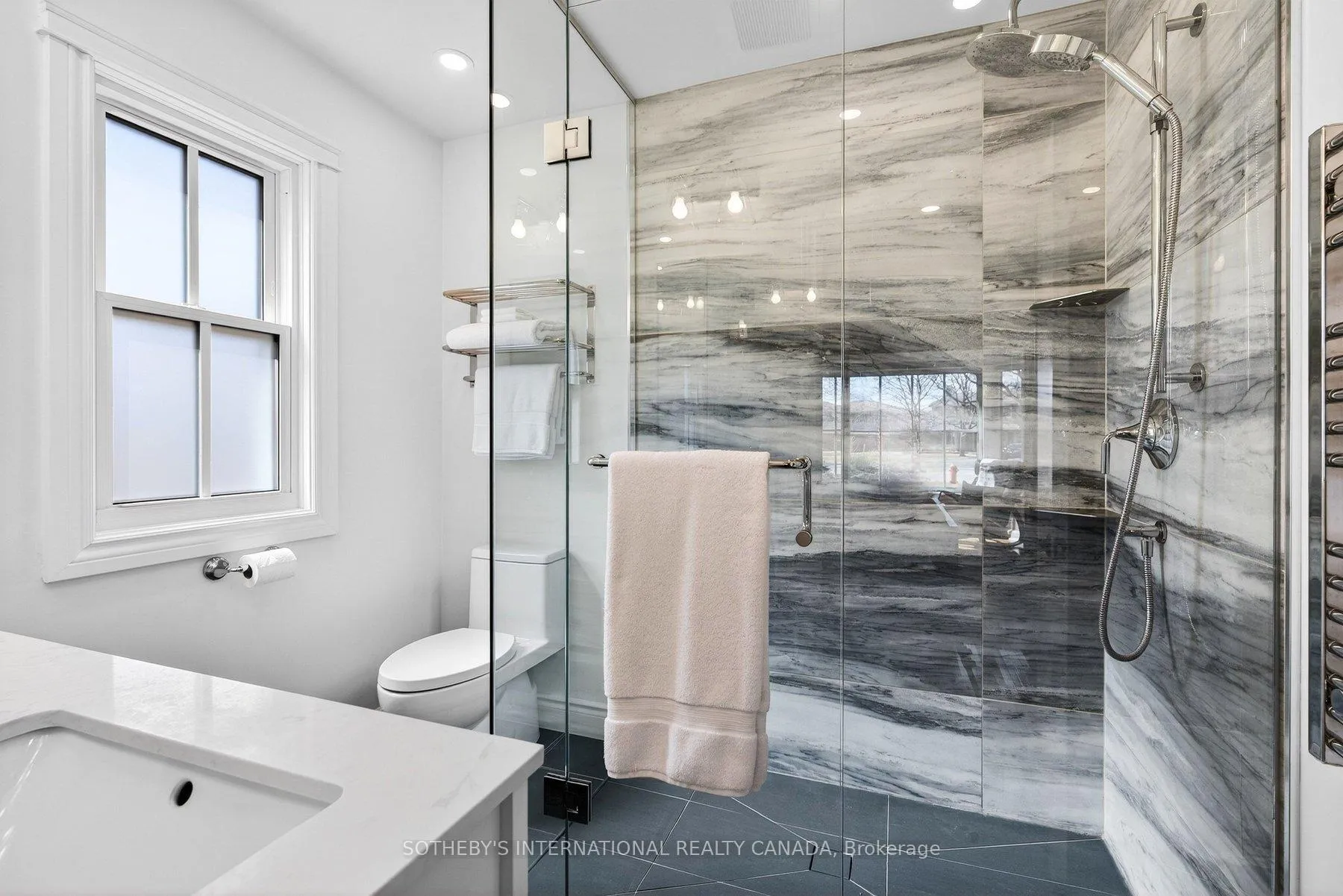 Photo 23 of 1582 Frontenac Place, Burlington, Tyandaga — HOMEH