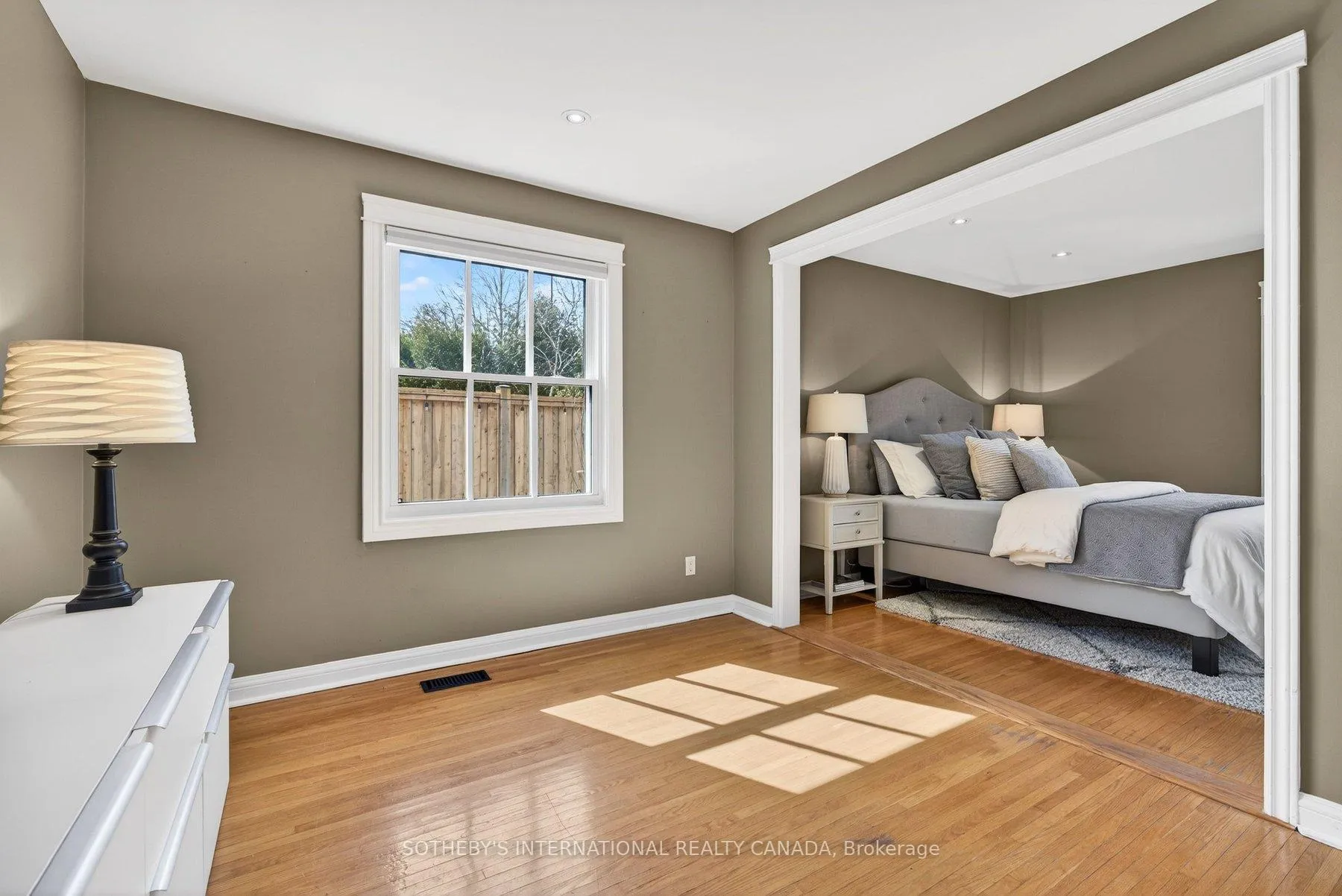 Photo 25 of 1582 Frontenac Place, Burlington, Tyandaga — HOMEH