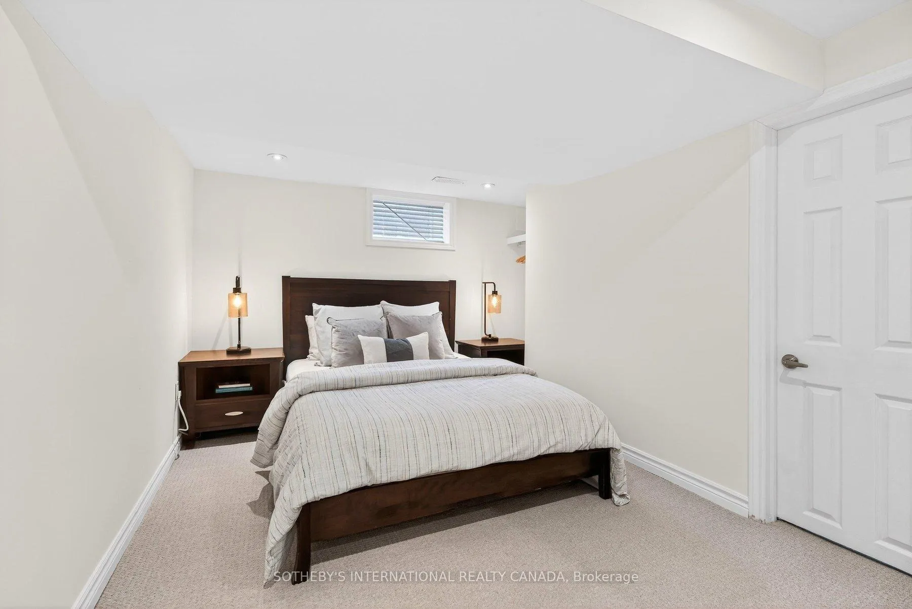 Photo 31 of 1582 Frontenac Place, Burlington, Tyandaga — HOMEH