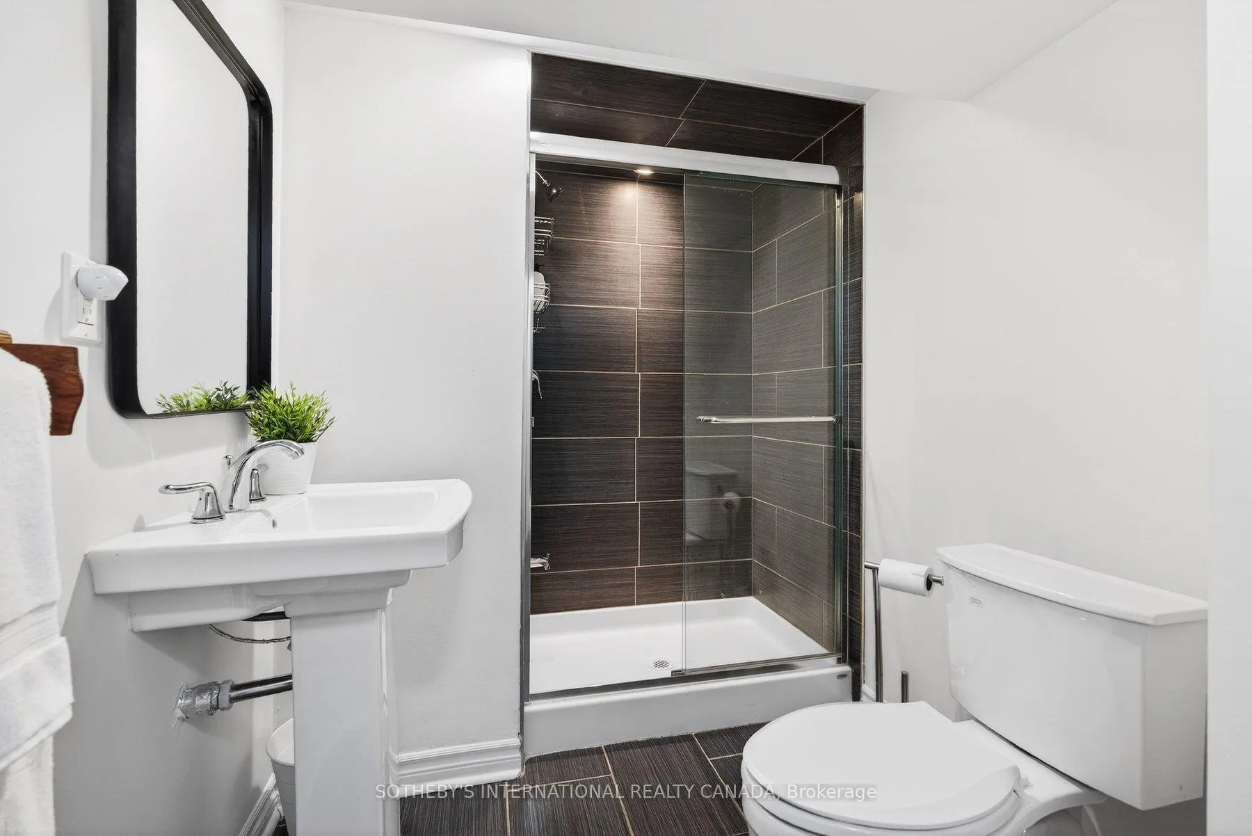 Photo 33 of 1582 Frontenac Place, Burlington, Tyandaga — HOMEH