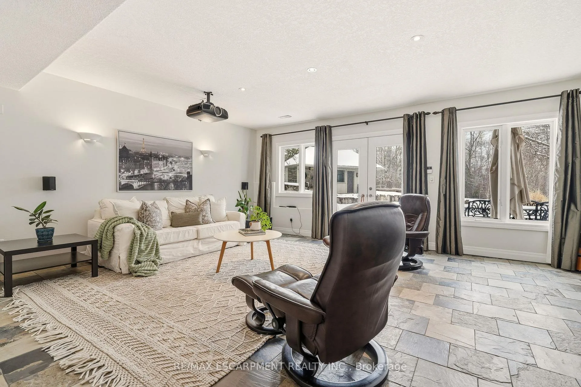 Photo 33 of 59 Palomino Drive, Hamilton, Carlisle — HOMEH