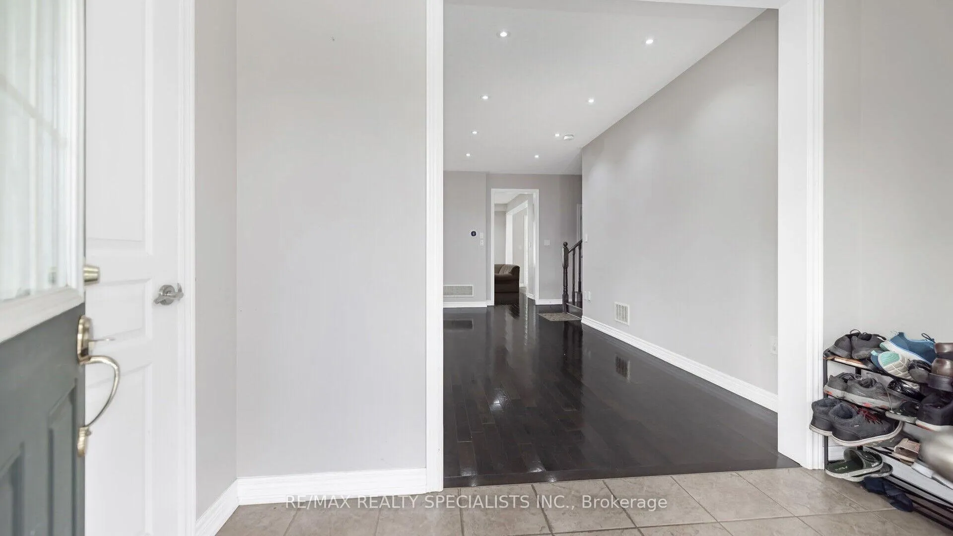 Photo 3 of 132 Allegro Drive, Brampton, Credit Valley — HOMEH