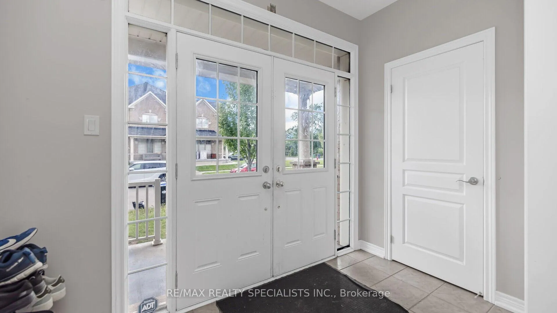 Photo 4 of 132 Allegro Drive, Brampton, Credit Valley — HOMEH