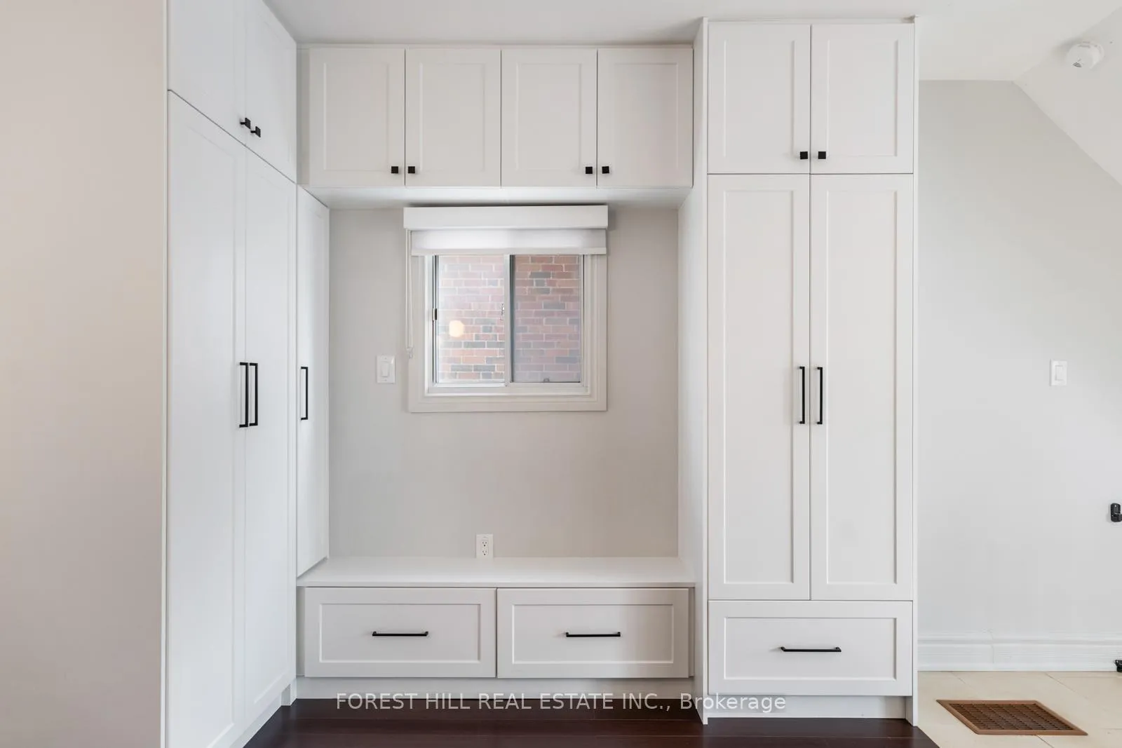 Photo 4 of 623 Harvie Avenue, Toronto, Caledonia-Fairbank — HOMEH