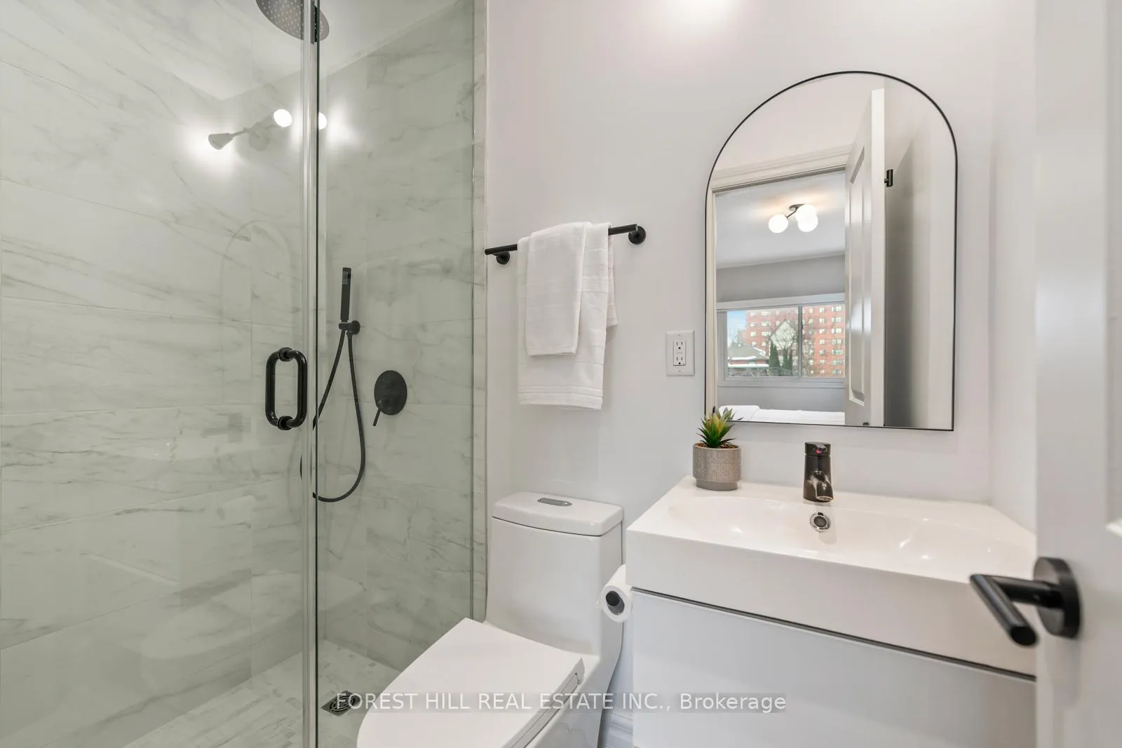 Photo 14 of 623 Harvie Avenue, Toronto, Caledonia-Fairbank — HOMEH