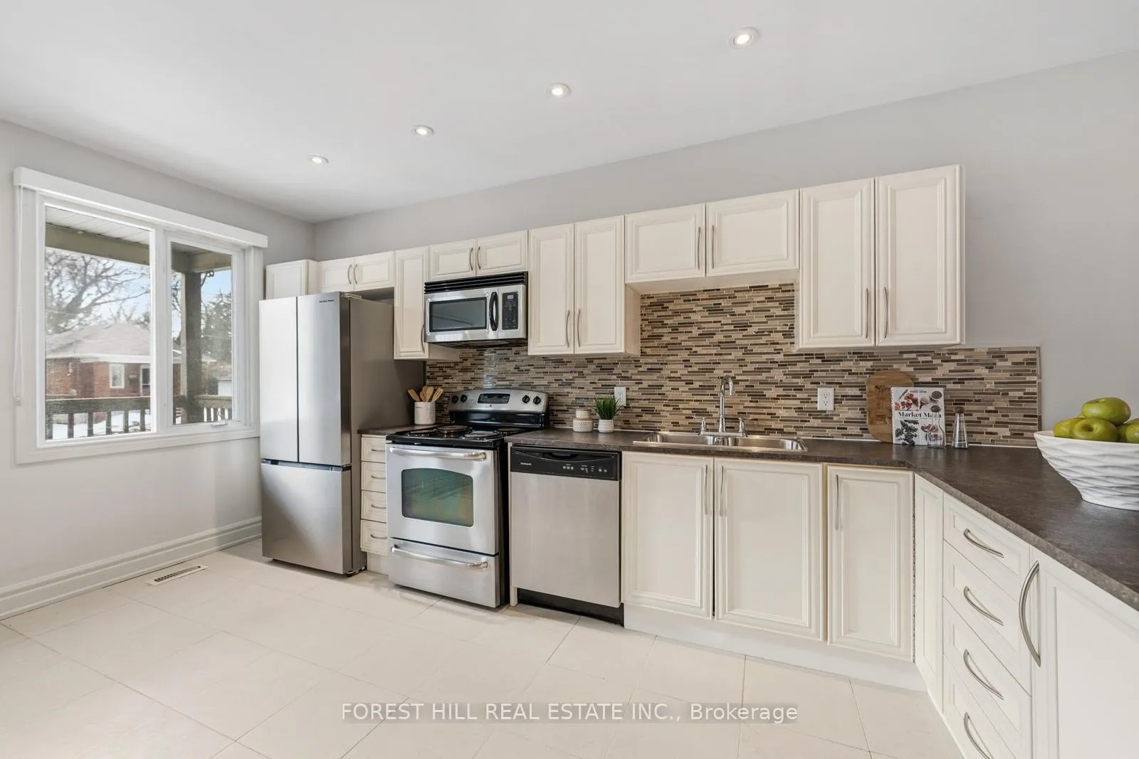 Photo 24 of 623 Harvie Avenue, Toronto, Caledonia-Fairbank — HOMEH