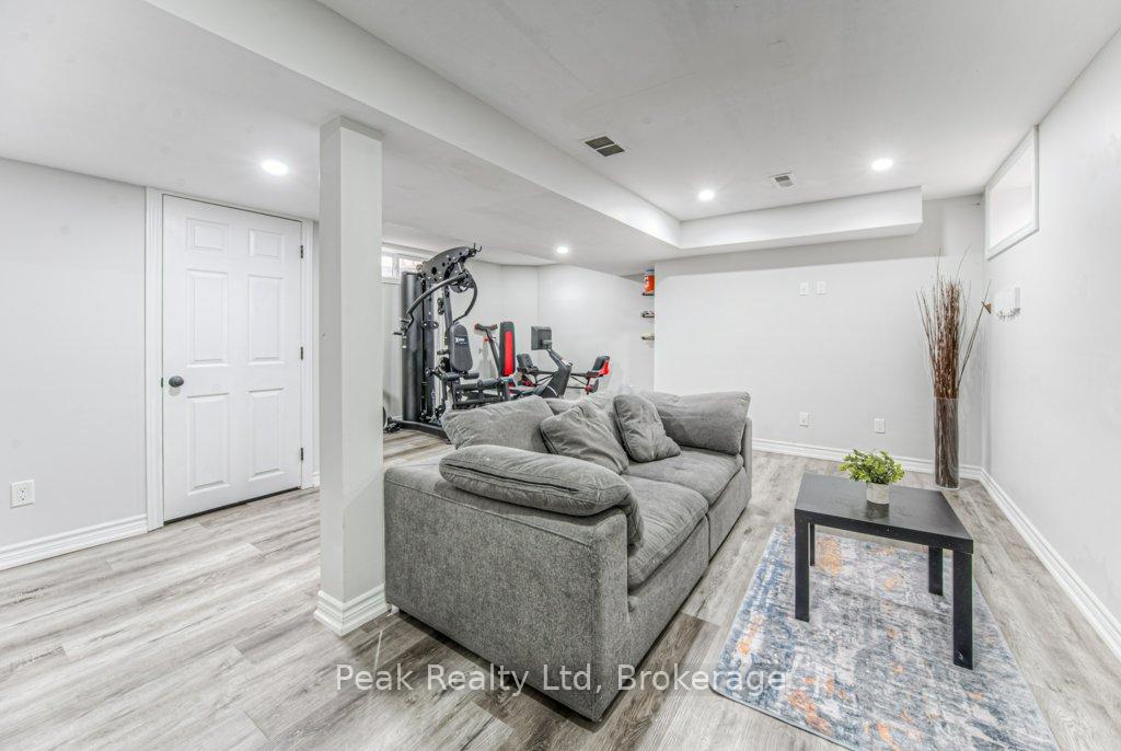 Photo 5 of 583 Windflower Crescent, Kitchener — HOMEH