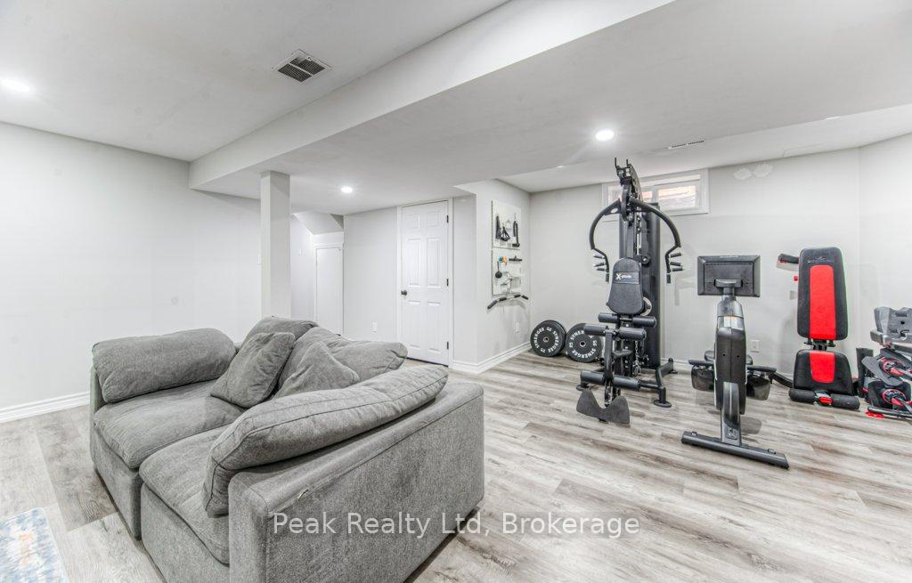 Photo 8 of 583 Windflower Crescent, Kitchener — HOMEH