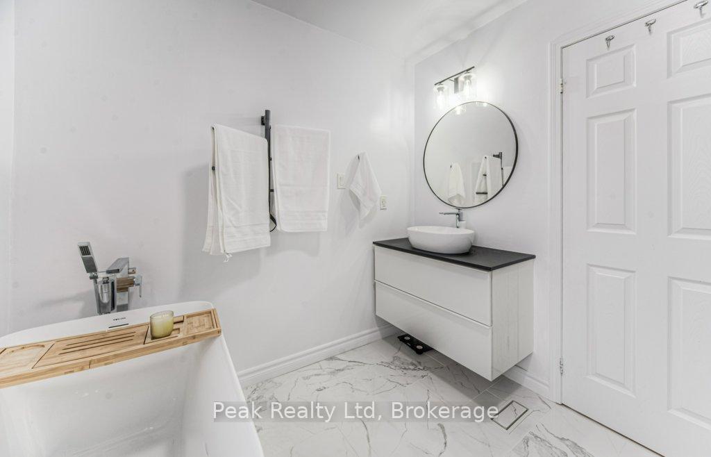 Photo 14 of 583 Windflower Crescent, Kitchener — HOMEH