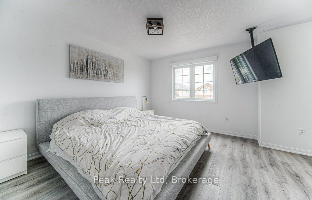 Photo 15 of 583 Windflower Crescent, Kitchener — HOMEH