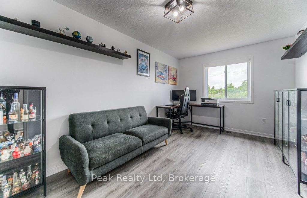 Photo 20 of 583 Windflower Crescent, Kitchener — HOMEH