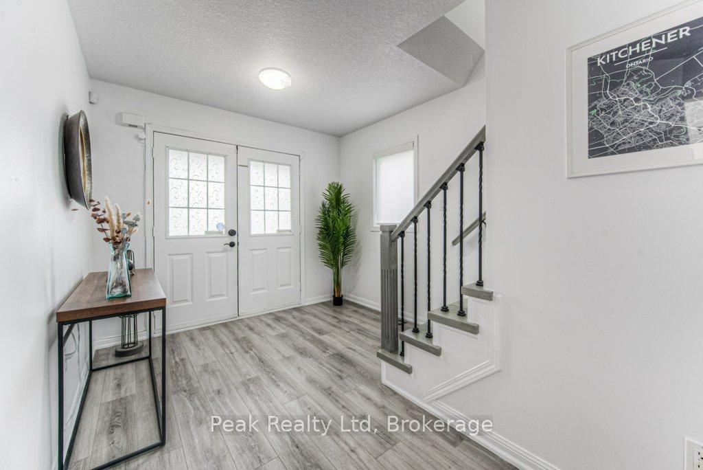 Photo 22 of 583 Windflower Crescent, Kitchener — HOMEH