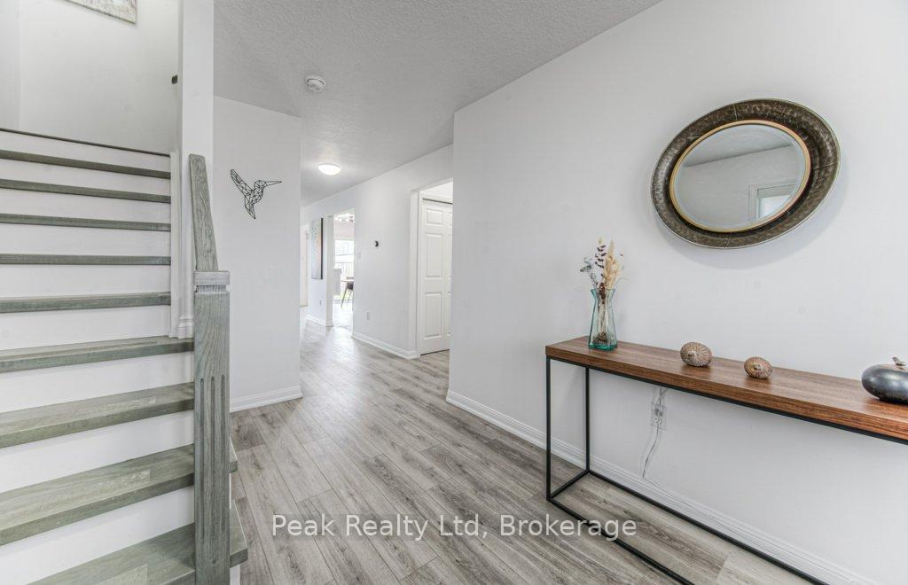 Photo 23 of 583 Windflower Crescent, Kitchener — HOMEH
