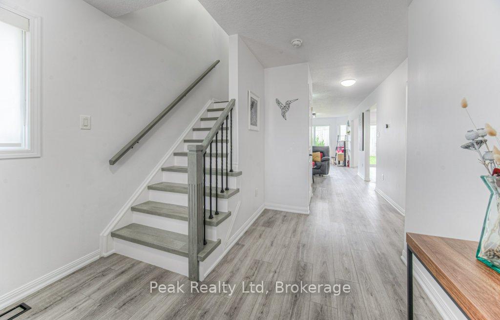 Photo 24 of 583 Windflower Crescent, Kitchener — HOMEH