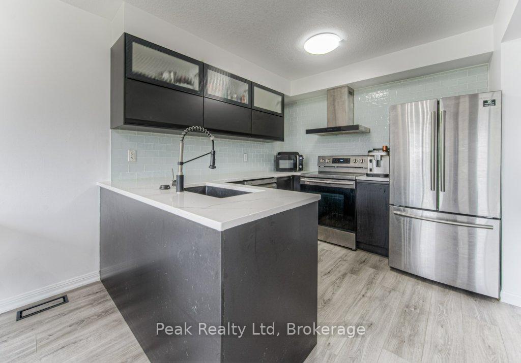 Photo 27 of 583 Windflower Crescent, Kitchener — HOMEH