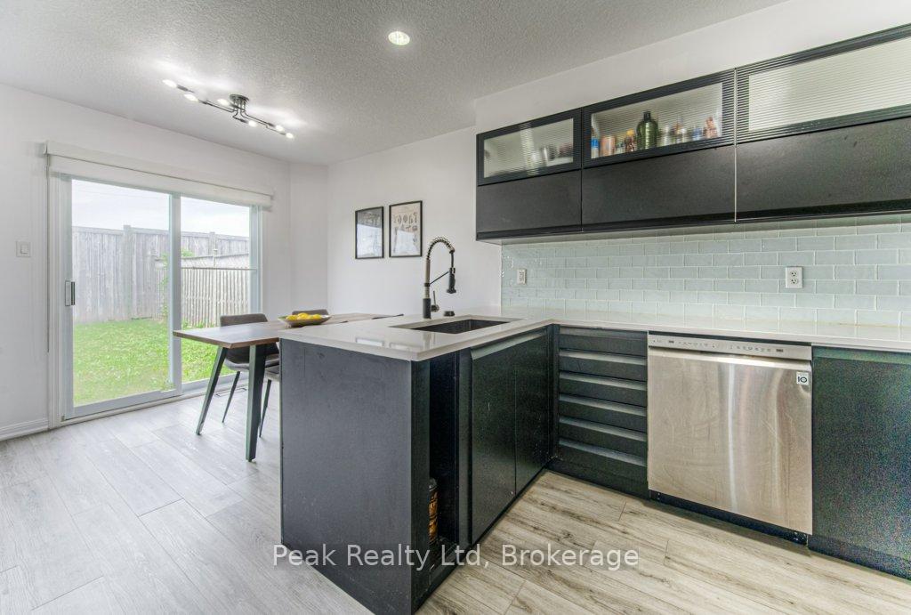 Photo 29 of 583 Windflower Crescent, Kitchener — HOMEH