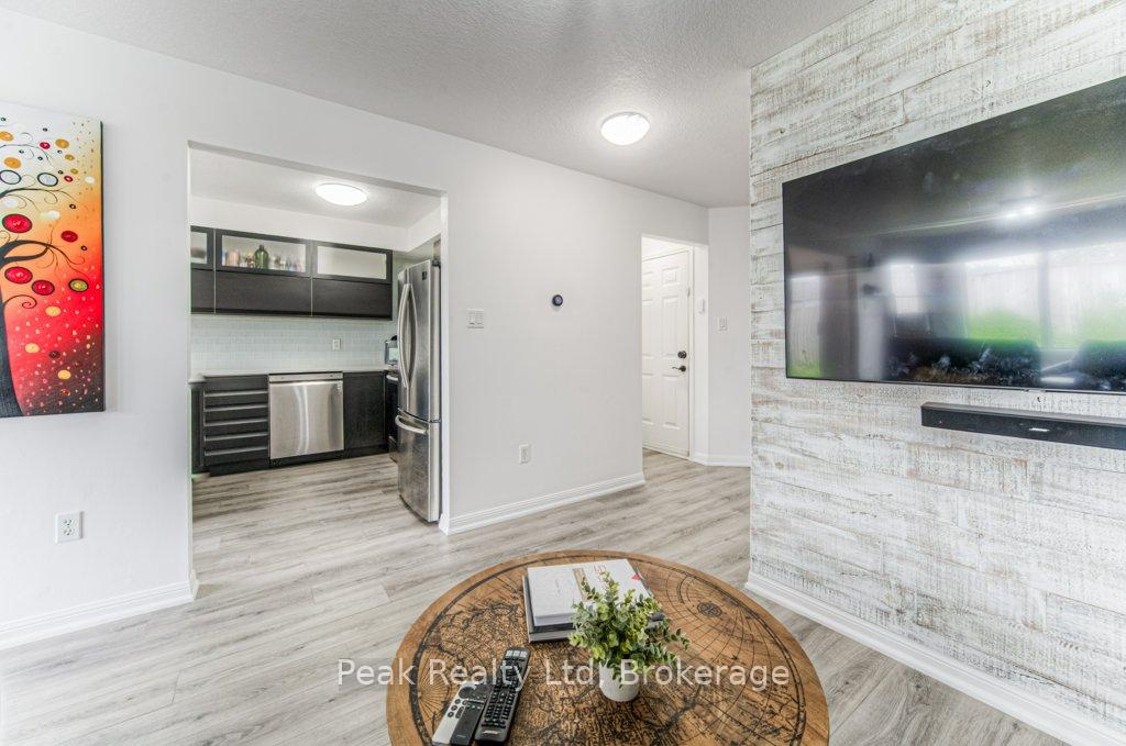 Photo 31 of 583 Windflower Crescent, Kitchener — HOMEH