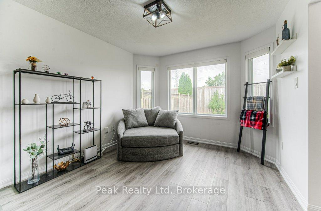 Photo 32 of 583 Windflower Crescent, Kitchener — HOMEH
