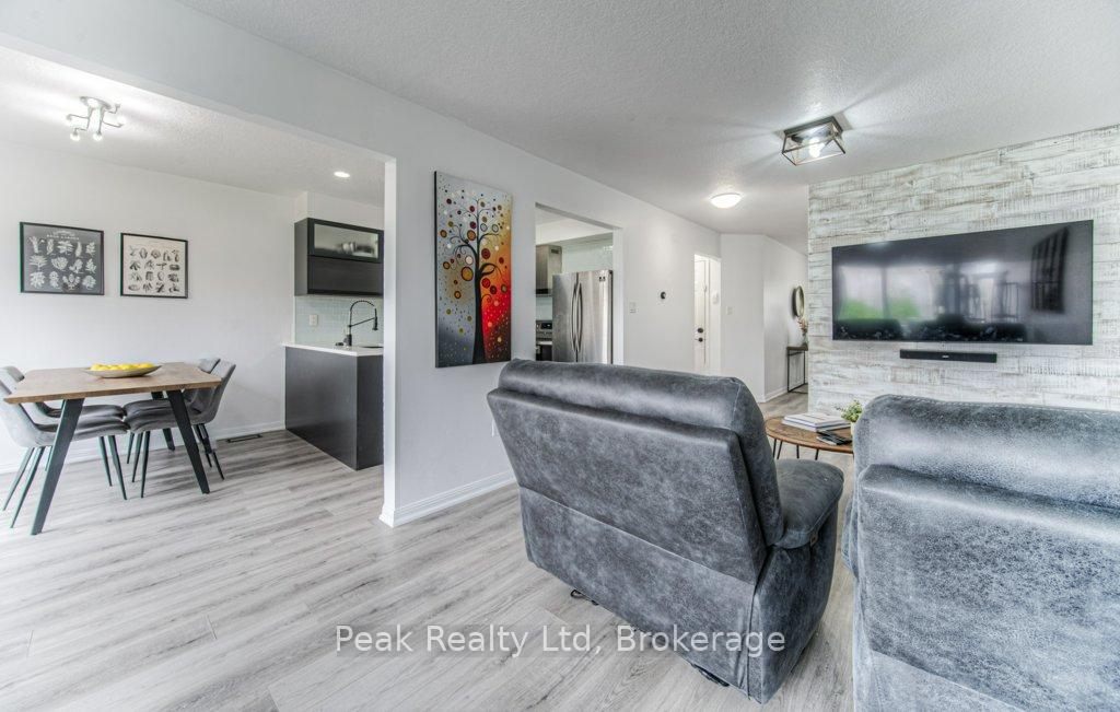 Photo 33 of 583 Windflower Crescent, Kitchener — HOMEH