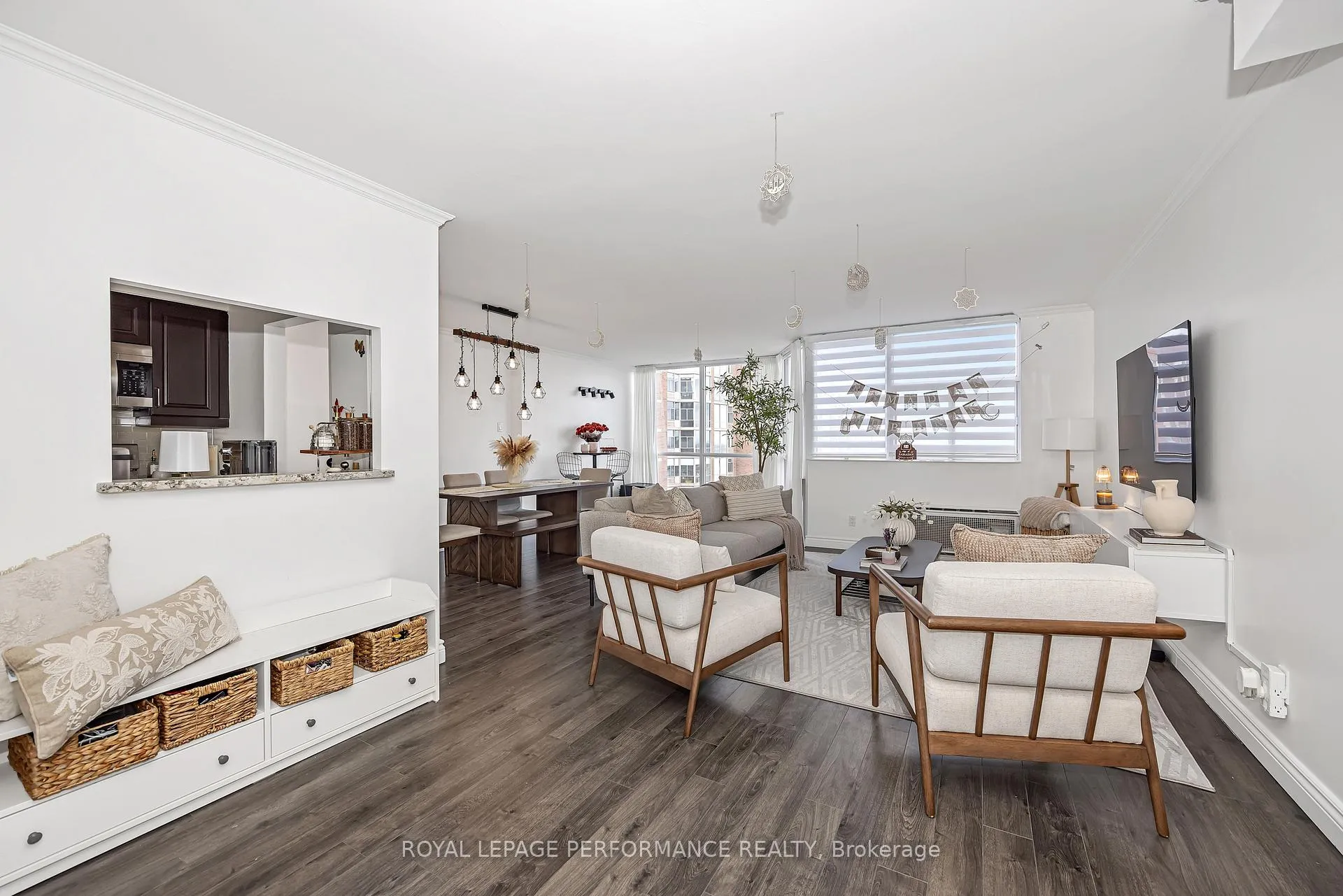 Photo 4 of Unit 1512, 2760 Carousel Crescent, Ottawa, Emerald Woods/Sawmill Creek — HOMEH
