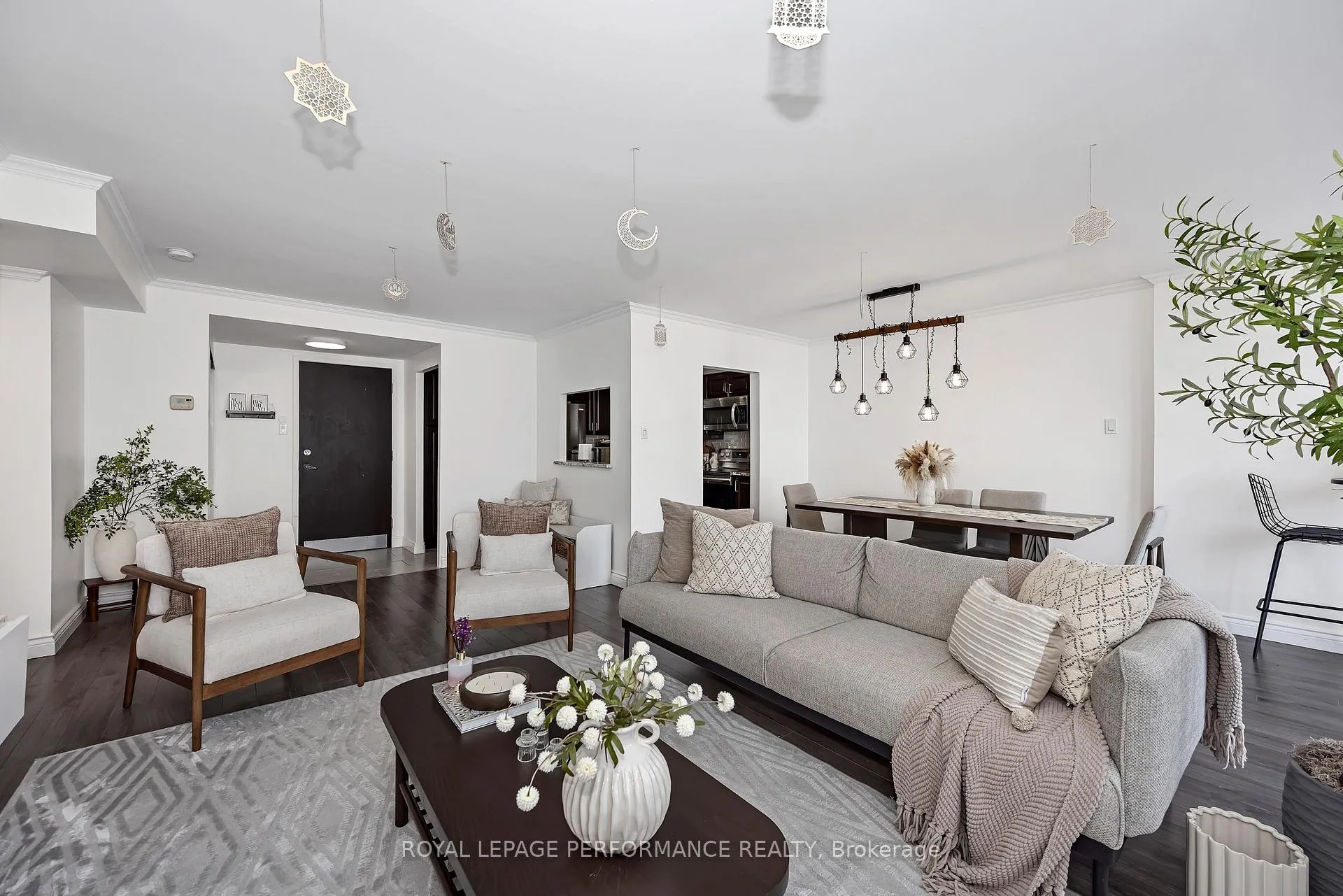 Photo 6 of Unit 1512, 2760 Carousel Crescent, Ottawa, Emerald Woods/Sawmill Creek — HOMEH