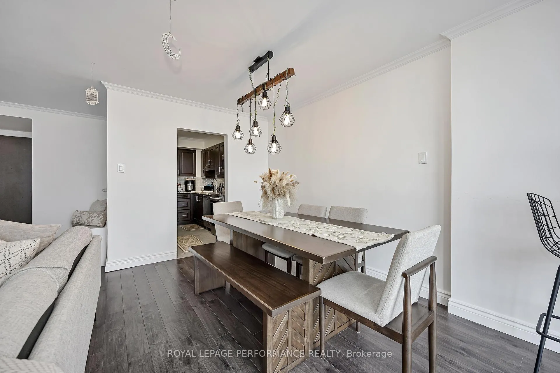 Photo 7 of Unit 1512, 2760 Carousel Crescent, Ottawa, Emerald Woods/Sawmill Creek — HOMEH