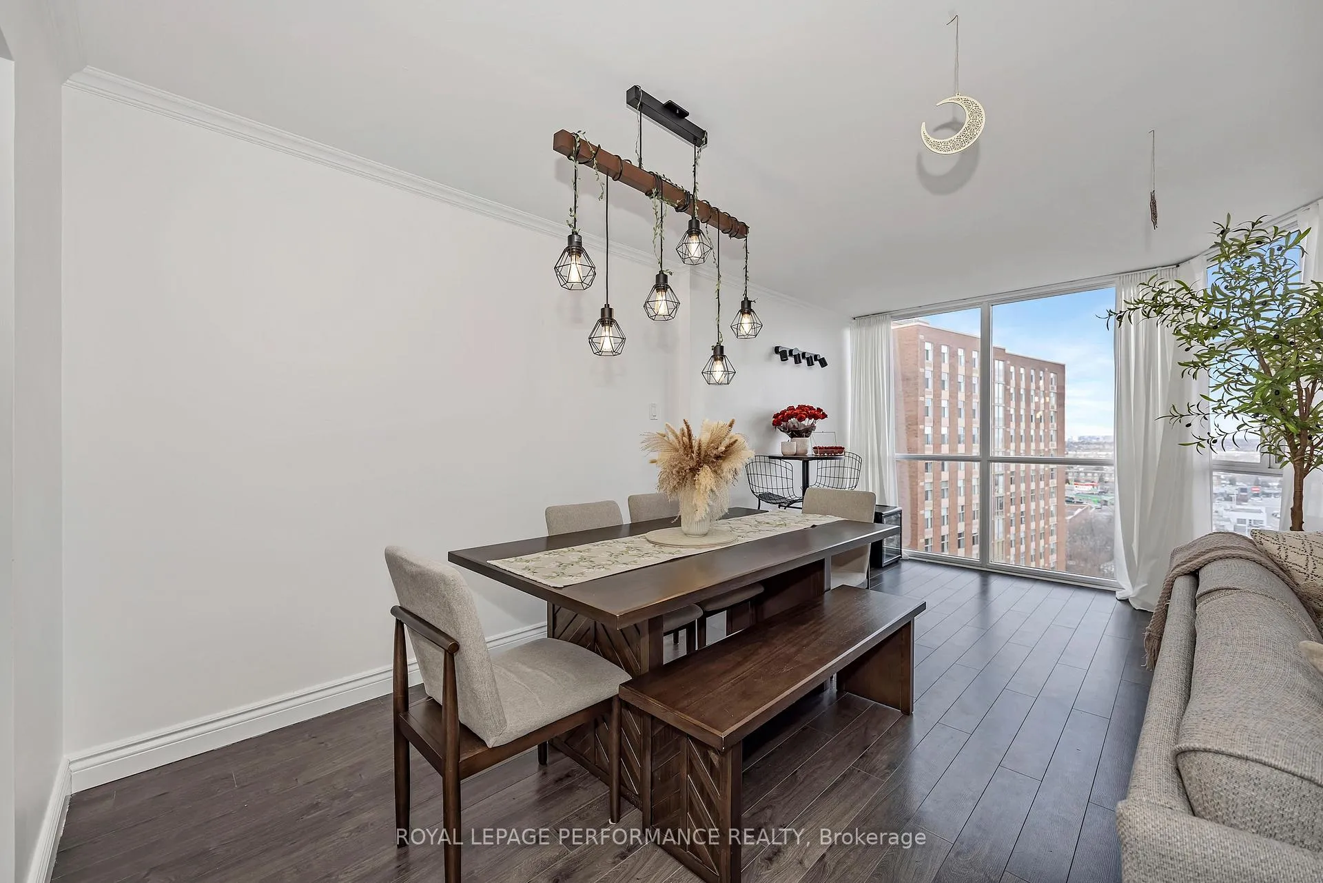 Photo 8 of Unit 1512, 2760 Carousel Crescent, Ottawa, Emerald Woods/Sawmill Creek — HOMEH