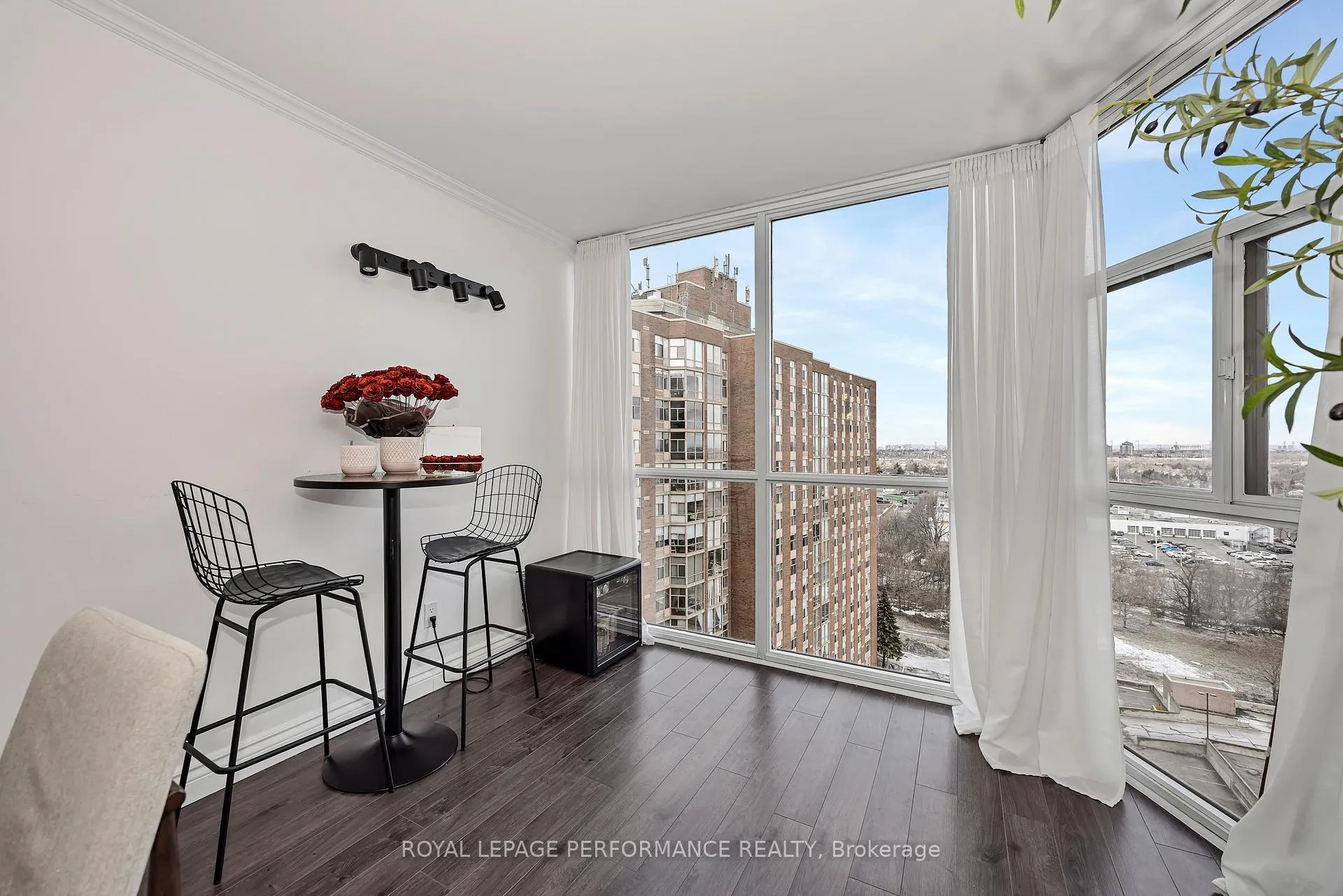Photo 9 of Unit 1512, 2760 Carousel Crescent, Ottawa, Emerald Woods/Sawmill Creek — HOMEH