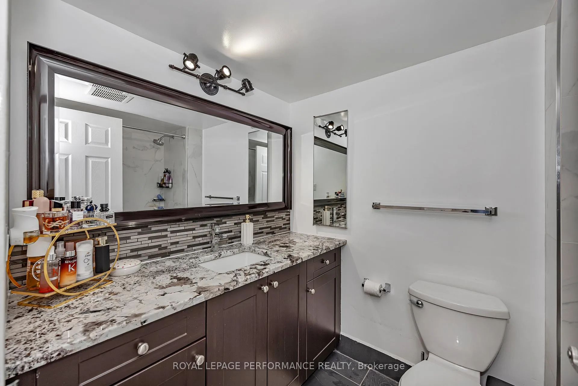 Photo 18 of Unit 1512, 2760 Carousel Crescent, Ottawa, Emerald Woods/Sawmill Creek — HOMEH