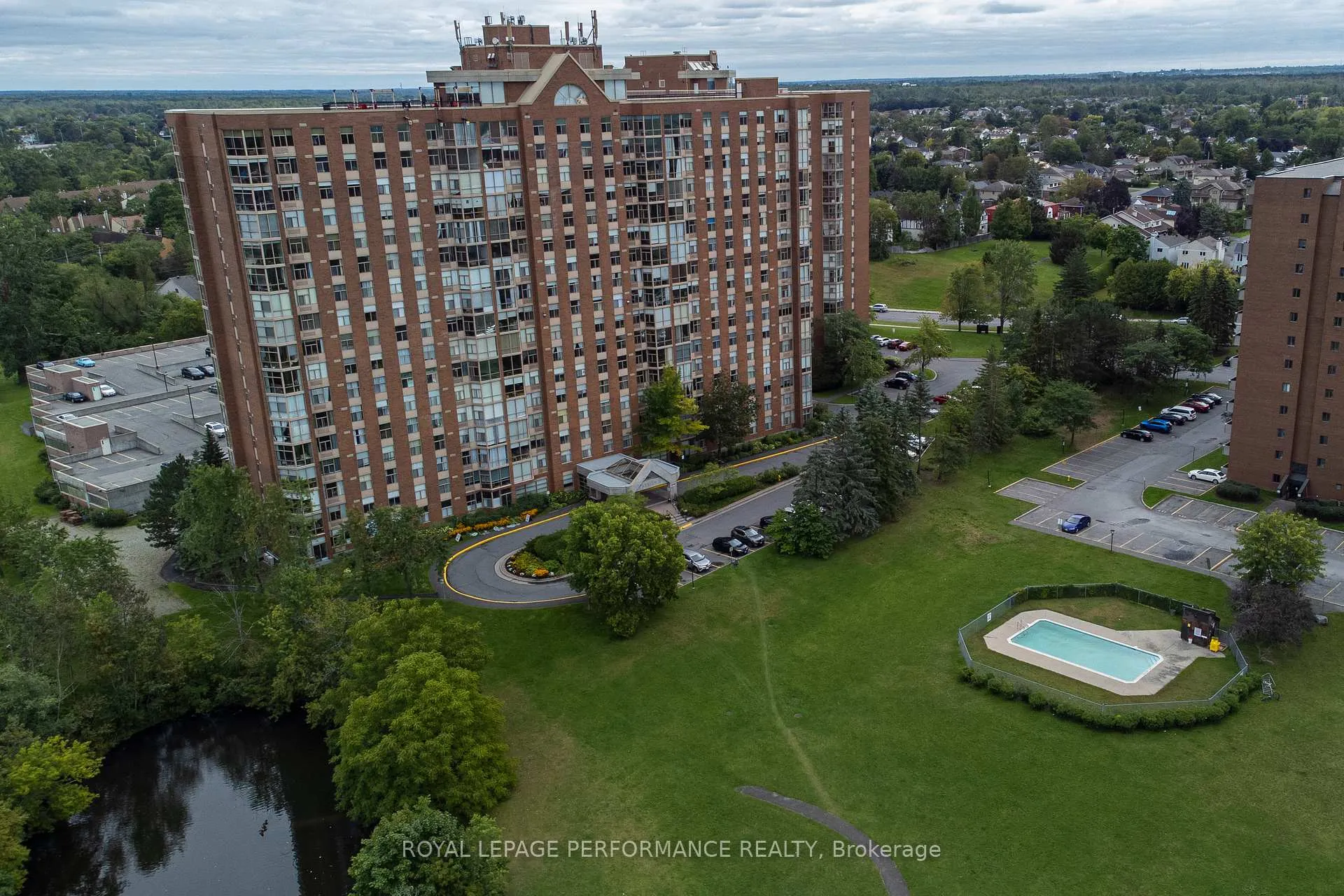 Photo 29 of Unit 1512, 2760 Carousel Crescent, Ottawa, Emerald Woods/Sawmill Creek — HOMEH