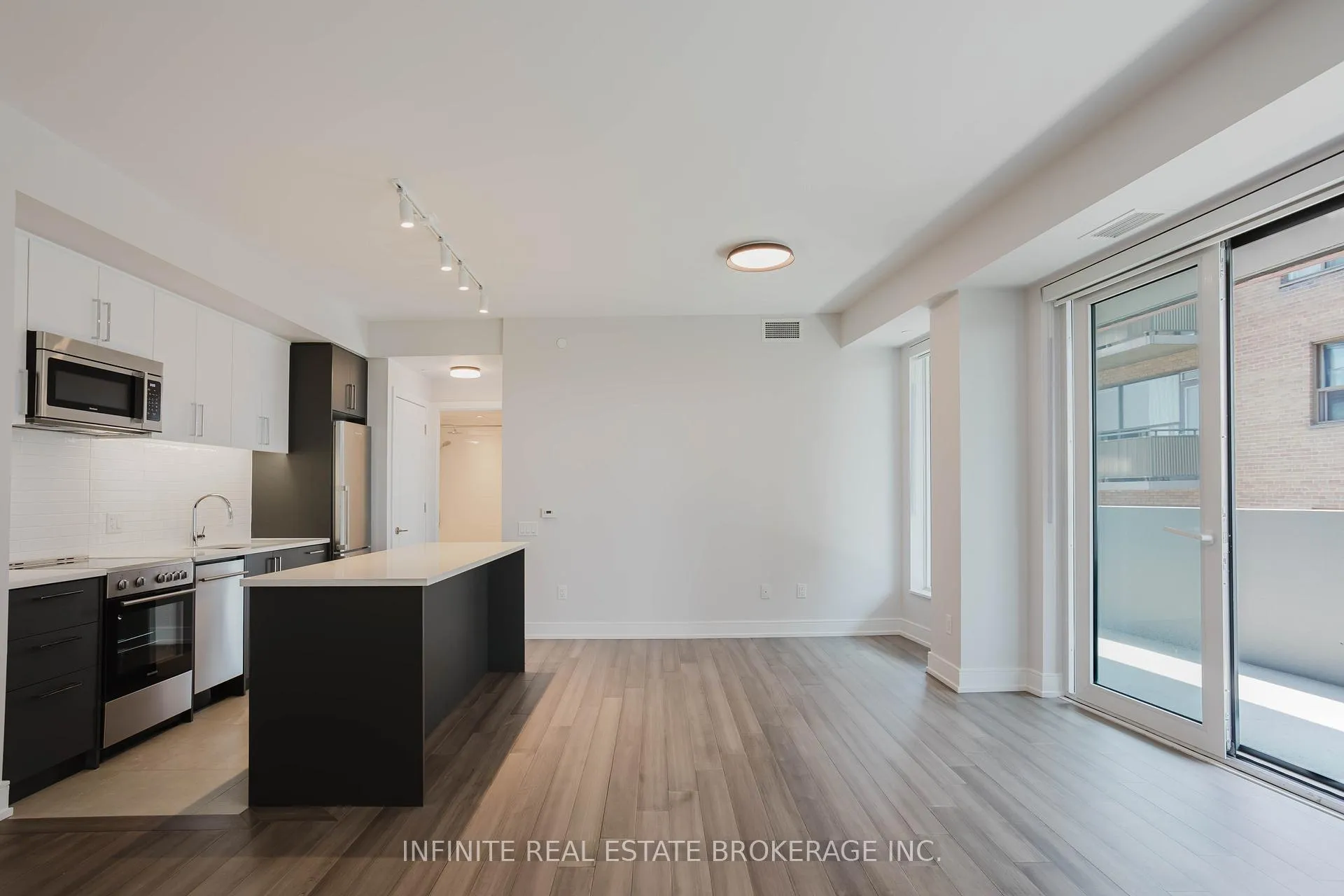 Photo 1 of Unit 803, 2525 Bathurst Street, Toronto, Forest Hill North — HOMEH