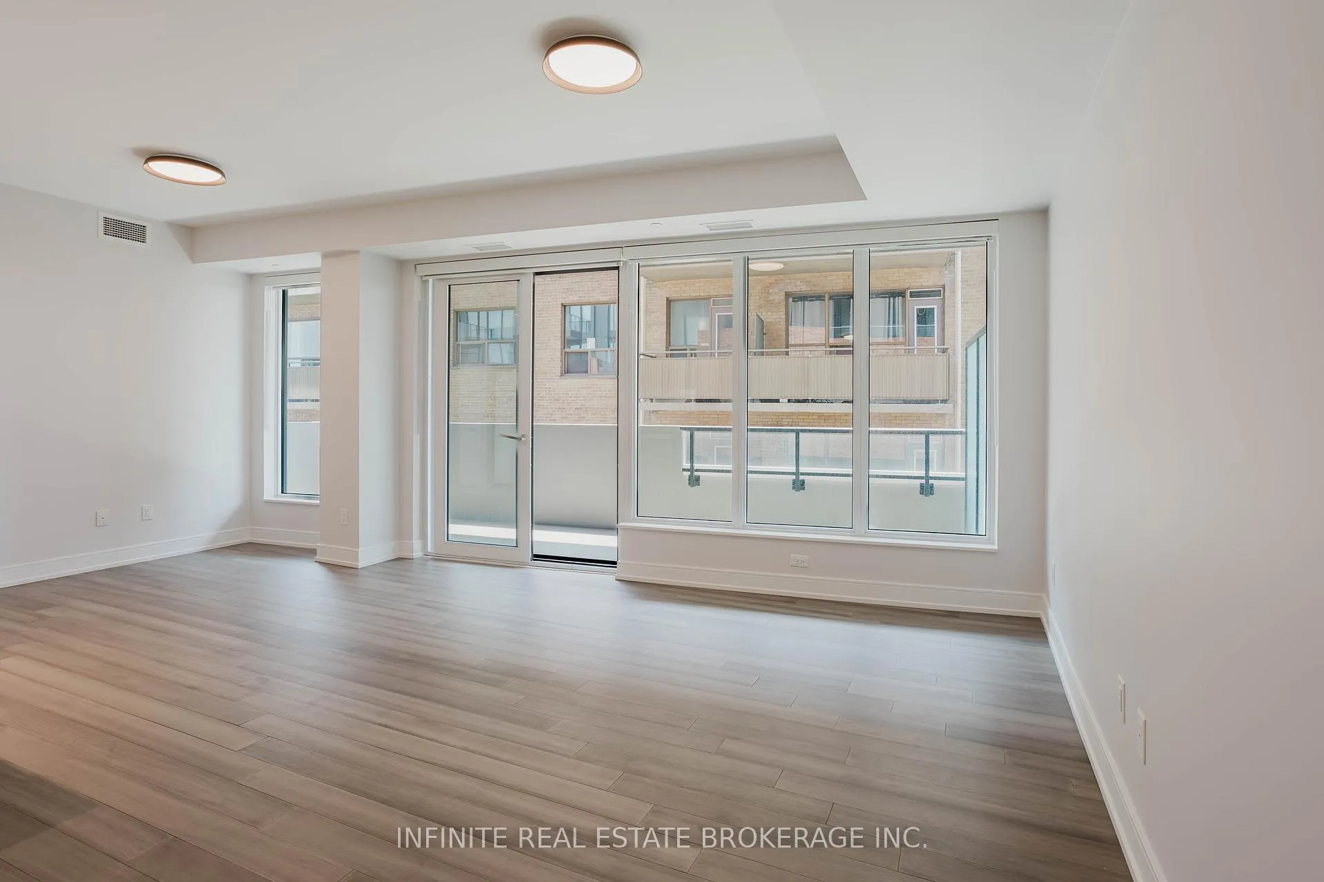 Photo 5 of Unit 803, 2525 Bathurst Street, Toronto, Forest Hill North — HOMEH