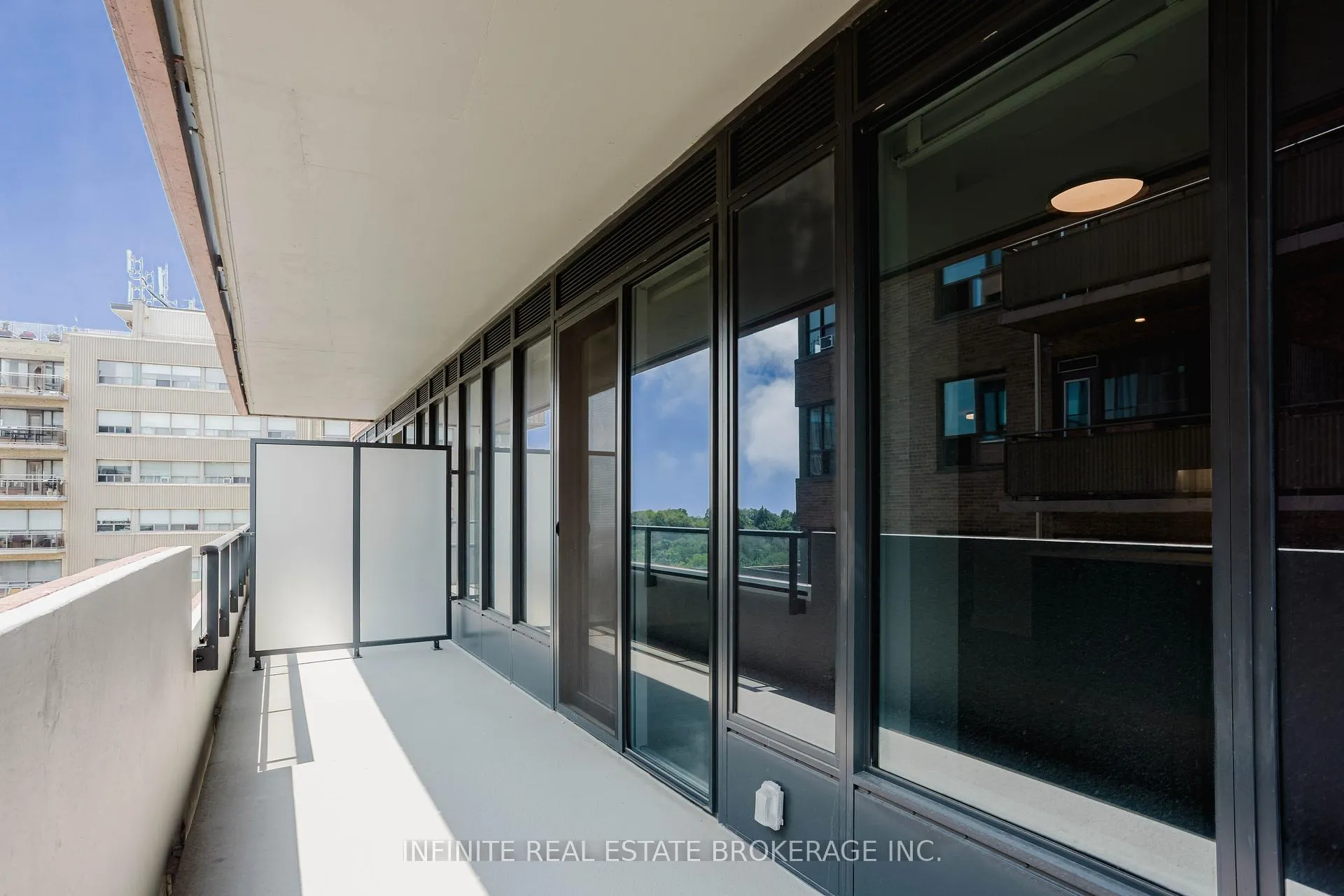 Photo 6 of Unit 803, 2525 Bathurst Street, Toronto, Forest Hill North — HOMEH
