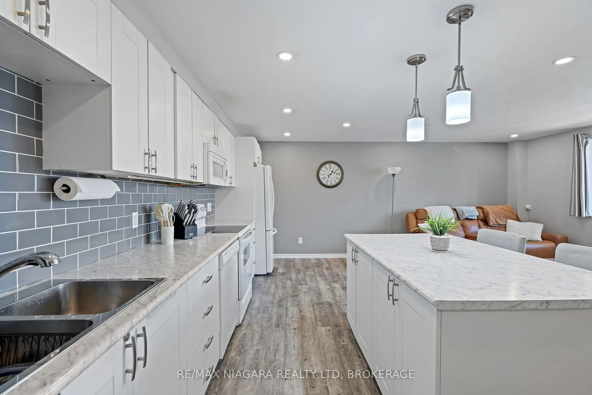 Photo 2 of Unit 308, 198 Scott Street, St. Catharines, Fairview — HOMEH