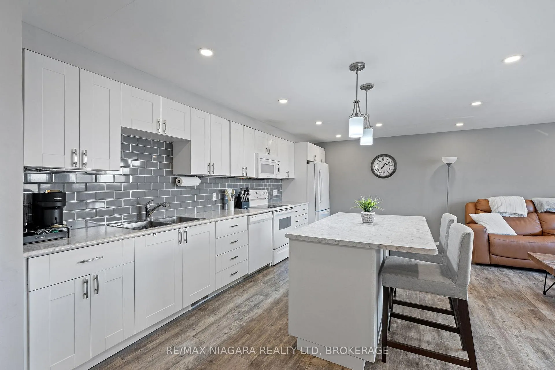 Photo 3 of Unit 308, 198 Scott Street, St. Catharines, Fairview — HOMEH