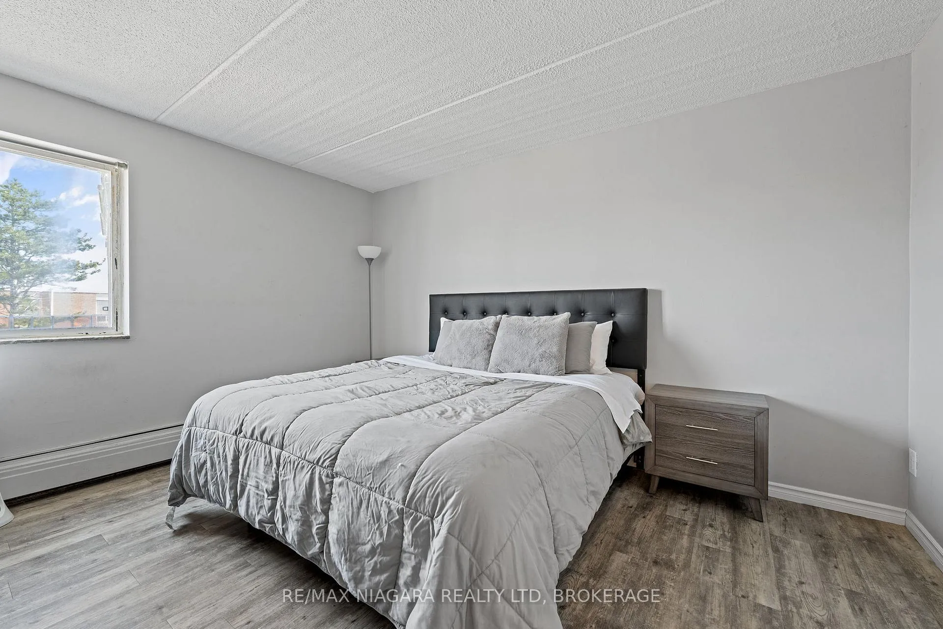 Photo 6 of Unit 308, 198 Scott Street, St. Catharines, Fairview — HOMEH