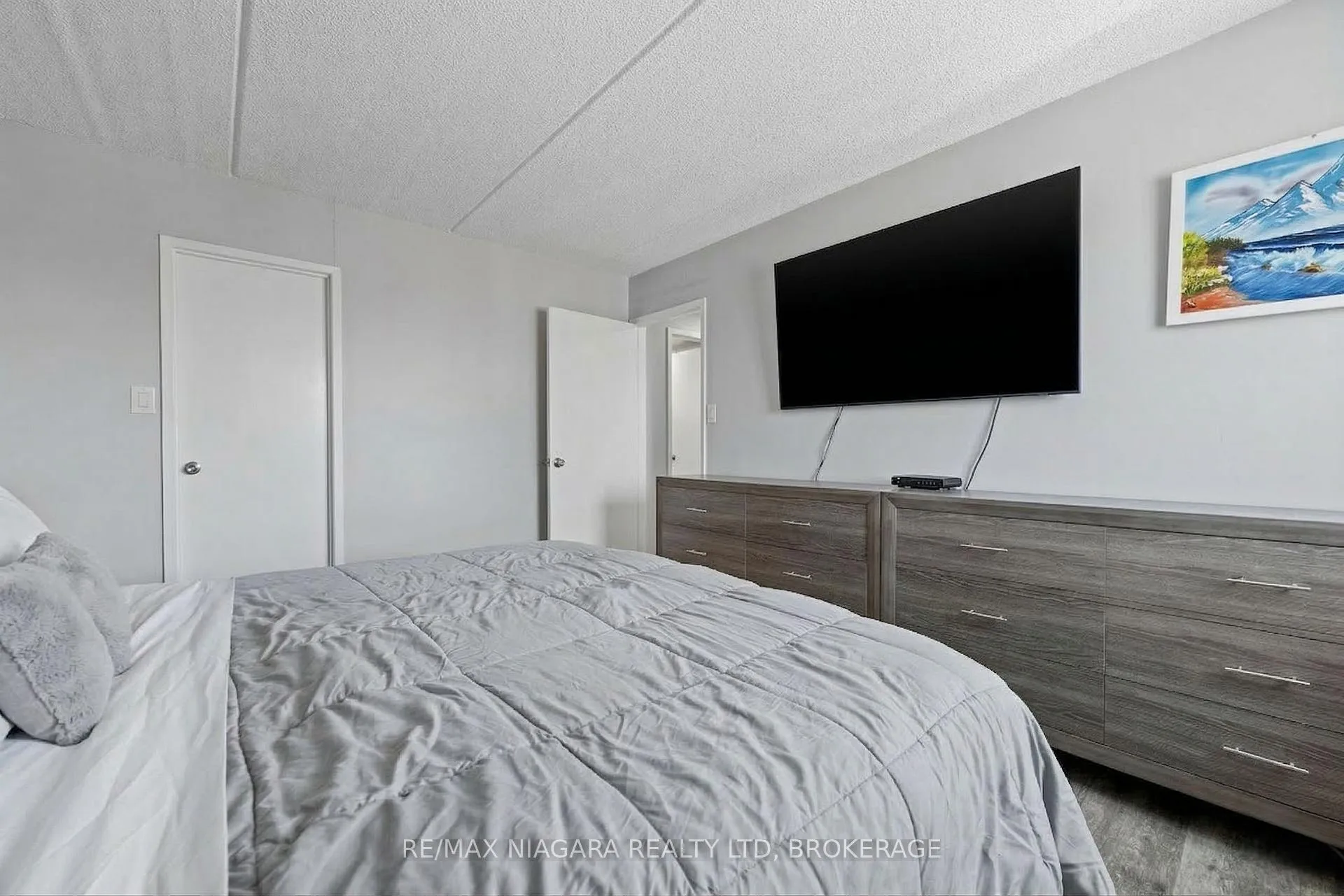 Photo 7 of Unit 308, 198 Scott Street, St. Catharines, Fairview — HOMEH