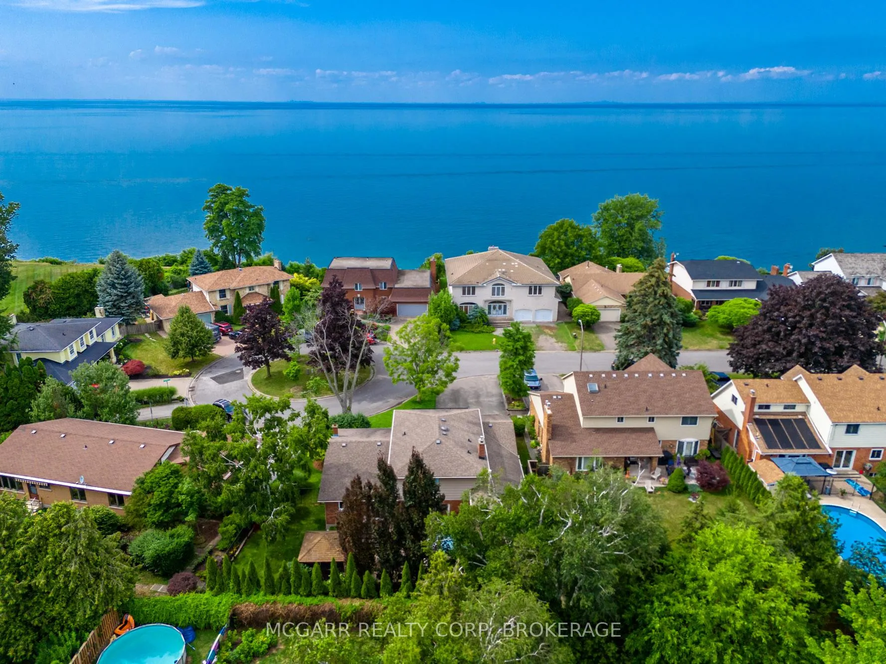 Photo 3 of 11 Lantana Circle, St. Catharines, Lakeshore — HOMEH